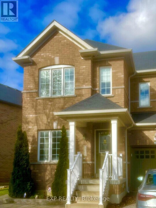20 Wynview St in Brampton, ON - Building Photo