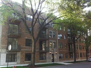 4740 N Maplewood Ave, Unit 103 in Chicago, IL - Building Photo - Building Photo