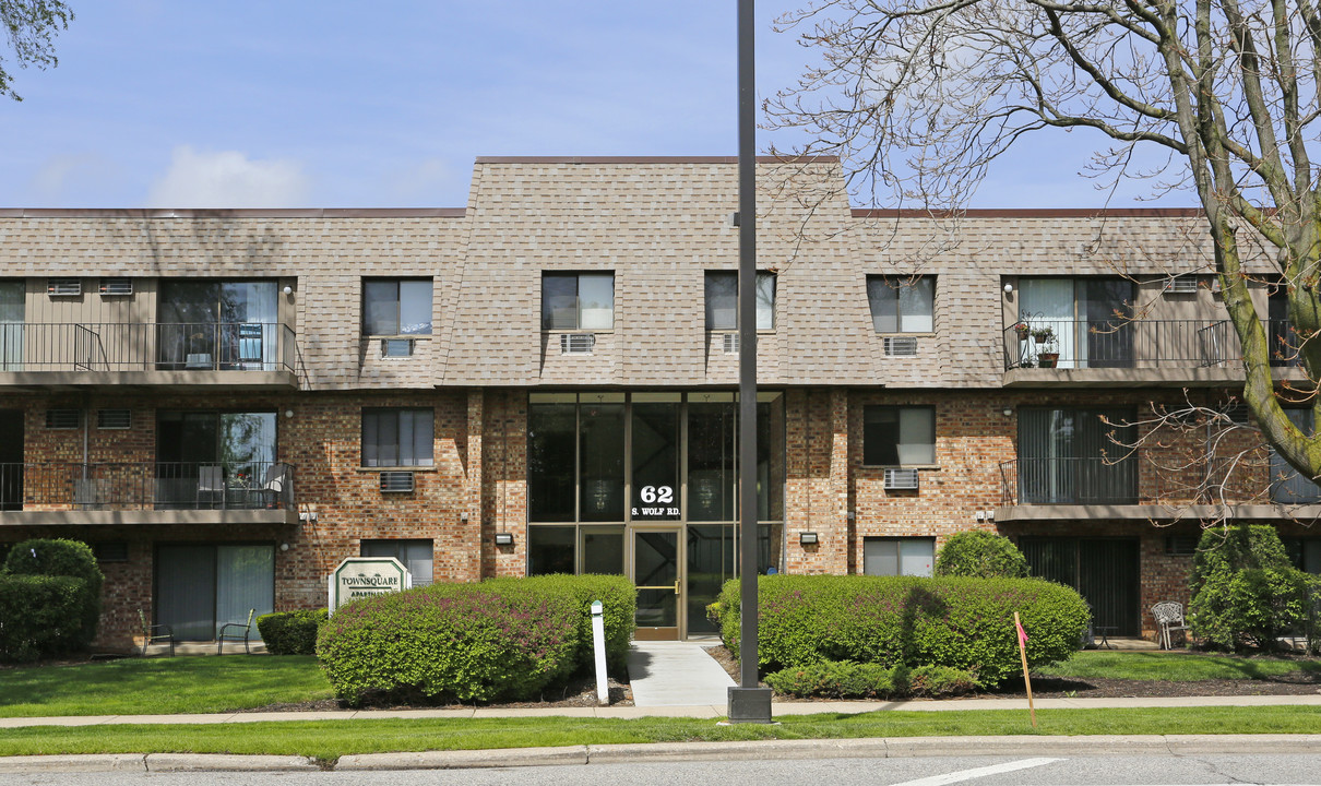 Town Square in Wheeling, IL - Building Photo