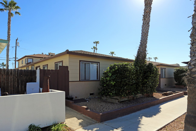 820 S Pacific St in Oceanside, CA - Building Photo - Building Photo