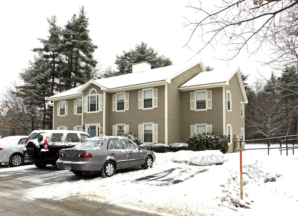 Shaker Meadows in Shirley, MA - Foto de edificio