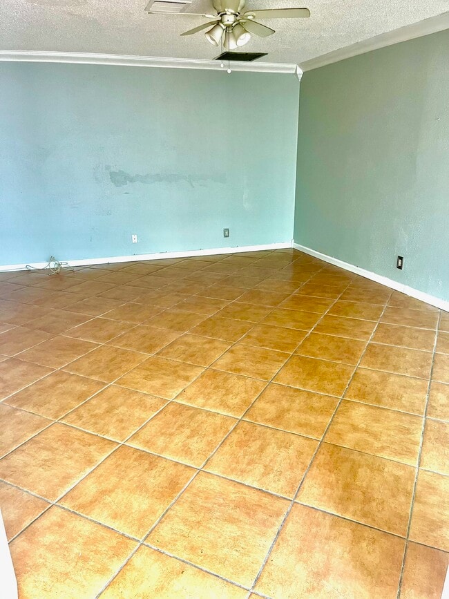 property at 17 Crossings Cir