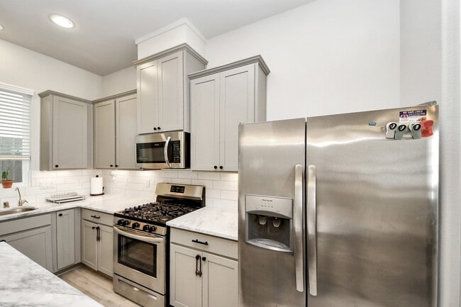 9017 Lonestar Creekbend Ln