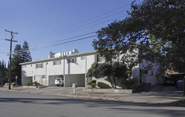 Fama in San Jose, CA - Building Photo - Building Photo