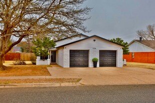 5204 96th St in Lubbock, TX - Building Photo