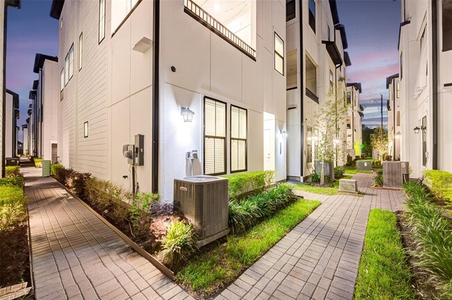 2808 Grand Fountains Dr in Houston, TX - Building Photo - Building Photo
