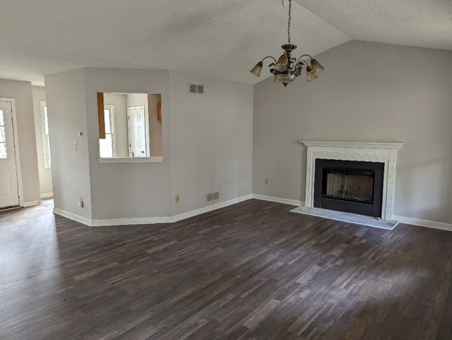 7680 Mountain Creek Way in Douglasville, GA - Building Photo - Building Photo