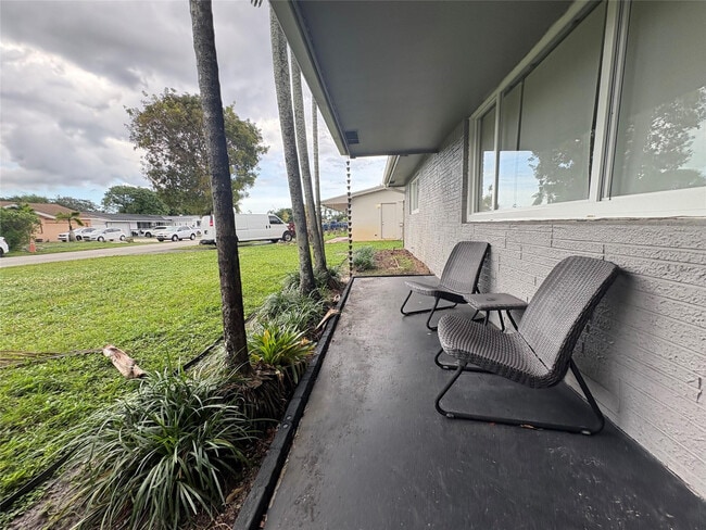 8130 NW 13th St in Pembroke Pines, FL - Building Photo - Building Photo