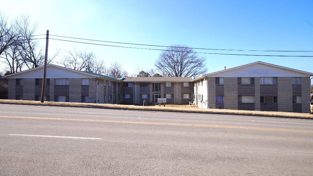 Ashby Heights Apartments in St. Ann, MO - Building Photo