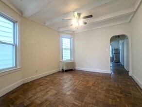 157 Glenwood Ave in Jersey City, NJ - Building Photo - Building Photo