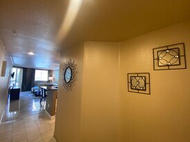 260 E Flamingo Rd in Las Vegas, NV - Building Photo