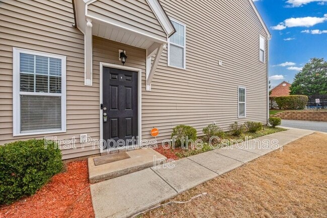 7333 Adare Mews Rd in Charlotte, NC - Building Photo - Building Photo