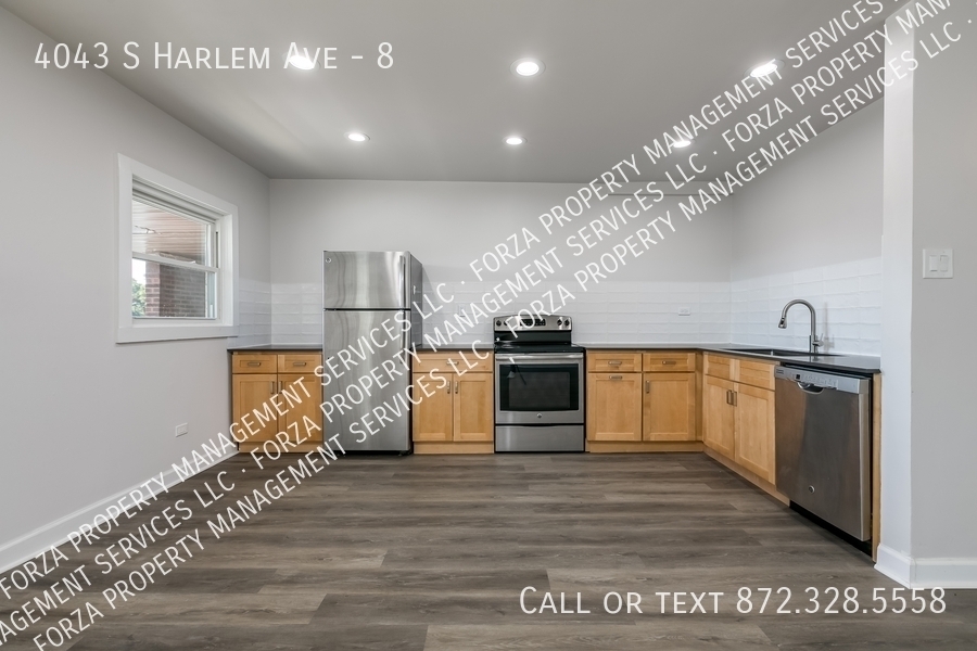 4043 S Harlem Ave-Unit -8 in Berwyn, IL - Foto de edificio