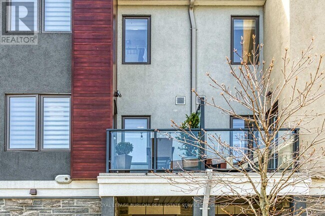 115 Shoreview Pl in Hamilton, ON - Building Photo - Building Photo