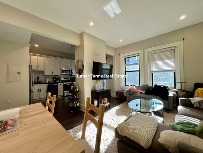 1520 Tremont St, Unit 2 in Boston, MA - Building Photo - Building Photo