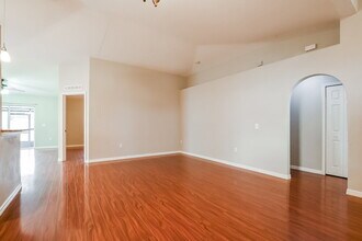 2127 Aitkin Loop in Leesburg, FL - Building Photo - Building Photo