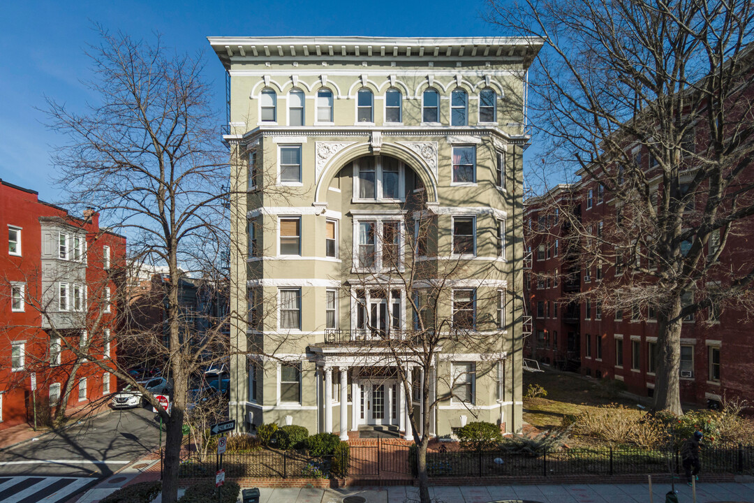 The Gladstone in Washington, DC - Building Photo