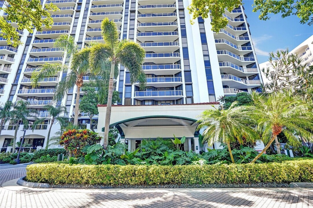 3640 Yacht Club Dr, Unit 1508 in Aventura, FL - Foto de edificio