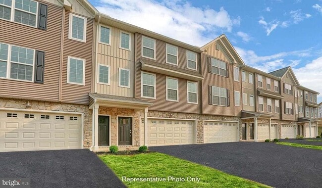 property at 1817 Shady Ln