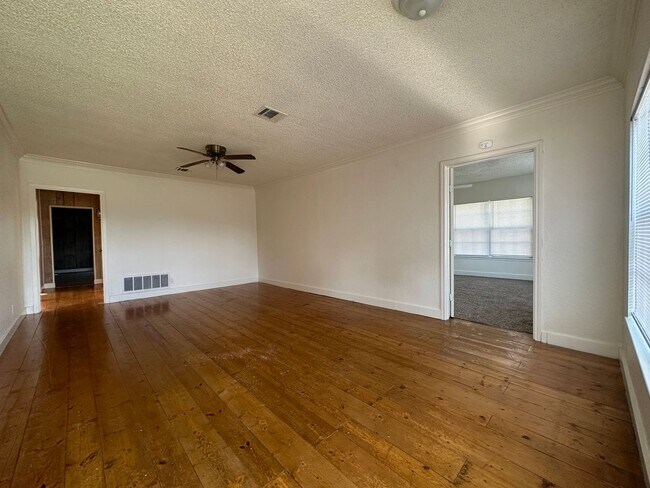 11005 Woodway Dr in Waco, TX - Building Photo - Building Photo