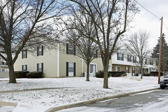 New England Apartments in Sylvania, OH - Building Photo - Building Photo