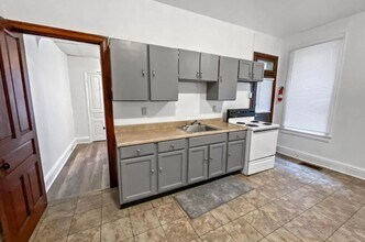 1124 W Market St-Unit -Unit 1 in West York, PA - Building Photo - Building Photo