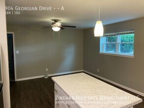 904 Georgian Dr in Danville, IL - Building Photo - Building Photo