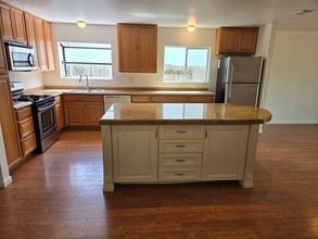 293 Savona Ave in Goleta, CA - Building Photo - Building Photo