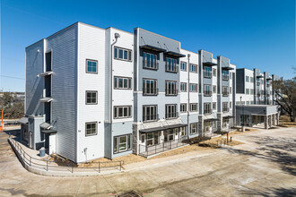 Vista at Interpark in San Antonio, TX - Building Photo - Building Photo