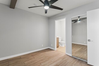 533 E 11th St, Unit 03 in Long Beach, CA - Foto de edificio - Building Photo