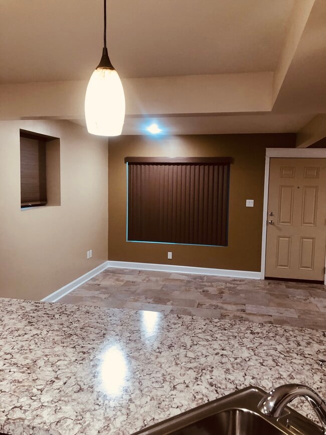 203 E Dunklin St, Unit LL in Jefferson City, MO - Building Photo - Building Photo