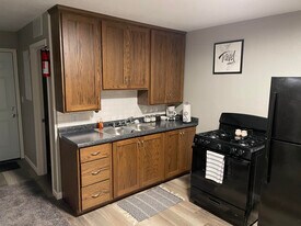 400 Walker Dr in Waterloo, IA - Building Photo