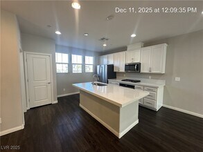 177 Petaluma Valley Dr in Las Vegas, NV - Building Photo - Building Photo