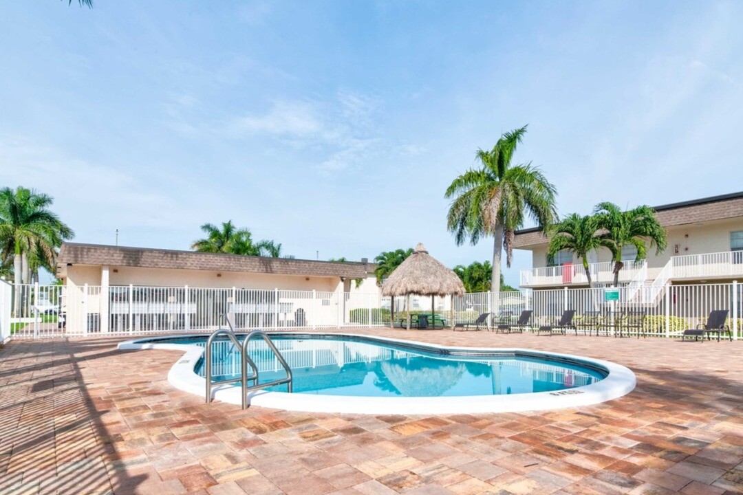 Lauder Ridge Apartments in North Lauderdale, FL - Foto de edificio