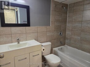 8800 Willoughby Dr in Niagara Falls, ON - Building Photo - Building Photo