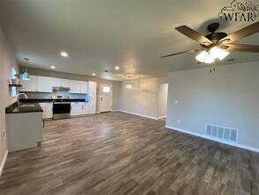 1014 Bishop Rd in Burkburnett, TX - Building Photo - Building Photo