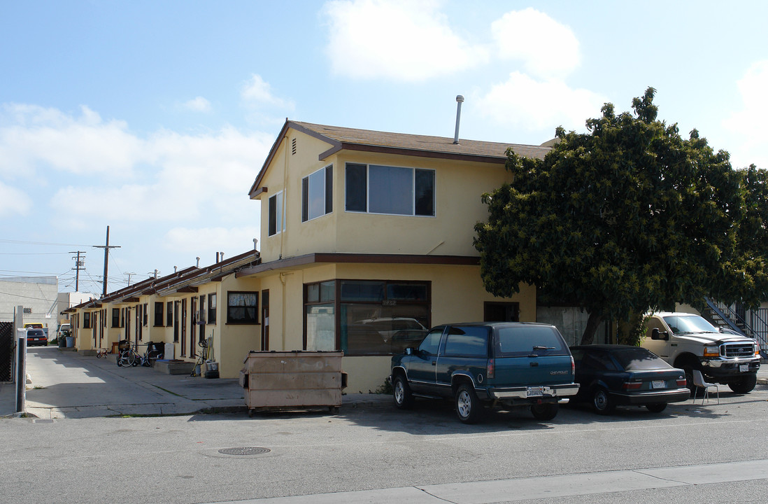 1462 S Pine St in Oxnard, CA - Foto de edificio