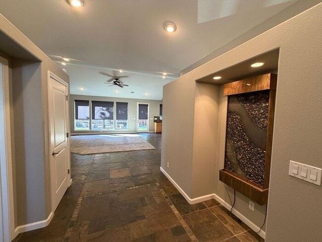 1199 Manzanita Ln in Reno, NV - Building Photo - Building Photo