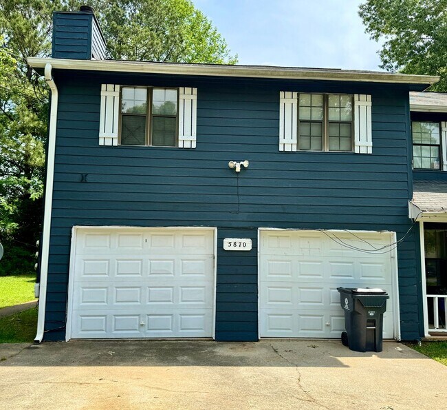 5870 Sheldon Ct in Atlanta, GA - Building Photo - Building Photo