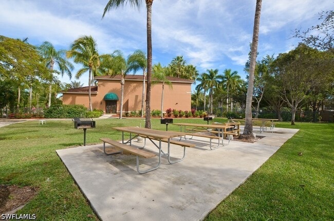 property at 1240 Wildwood Lakes Blvd