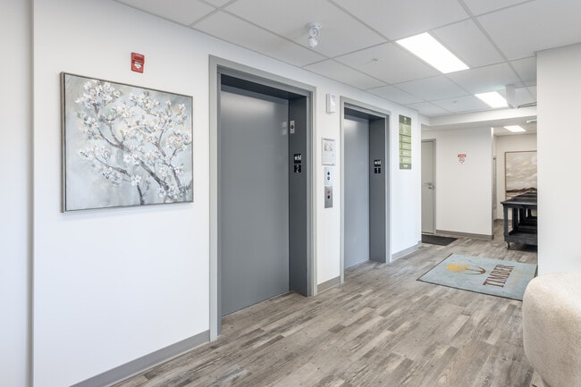 Timber Pointe Apartments in Red Deer, AB - Building Photo - Lobby