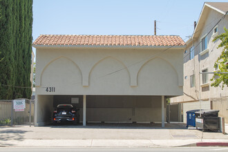 4311 Coldwater Canyon Ave in Studio City, CA - Building Photo - Building Photo