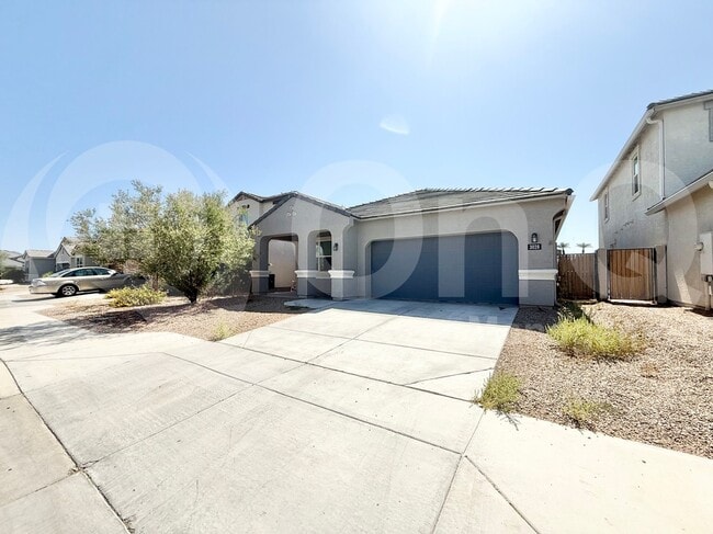 property at 3028 S 78th Dr