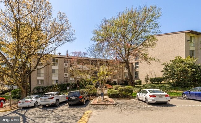 5614 Bismach Dr in Alexandria, VA - Building Photo - Building Photo