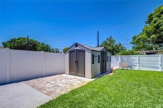5635 24th Ave N in St. Petersburg, FL - Building Photo - Building Photo