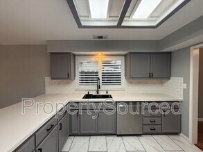 428 Phoenix Ave in Modesto, CA - Building Photo - Building Photo