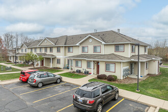 Park Meadows Apartments in South Haven, MI - Foto de edificio - Building Photo