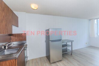 1560 Kanunu St in Honolulu, HI - Building Photo - Building Photo