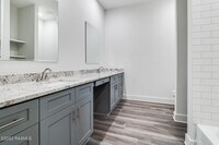 711 E Main St photo'