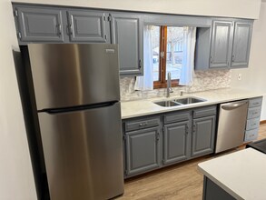 1170 Bernath Pky, Unit 1170 in Toledo, OH - Foto de edificio - Building Photo